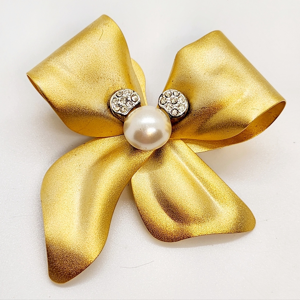 Disney Brushed Gold Micky Mouse Brooch